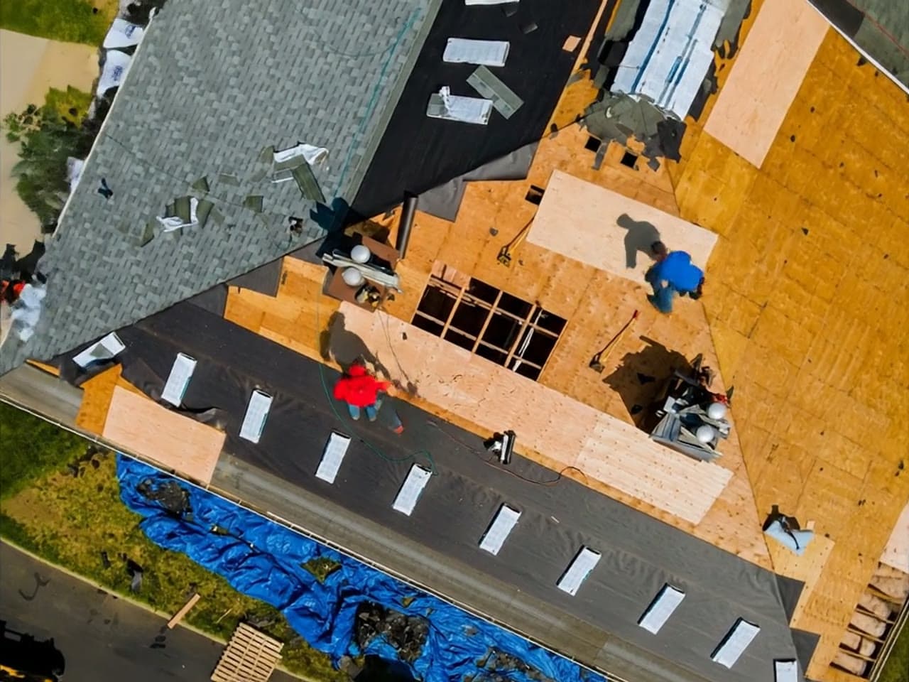 Edwards Roofing crew, roof repair