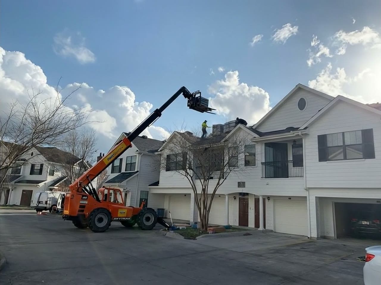 Edwards Roofing crew, shingle roofing